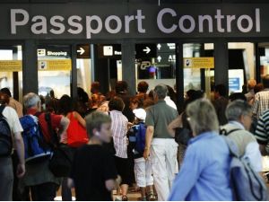 İsviçre İstihbaratı 800 Bin Yolcuyu Kontrol Etti
