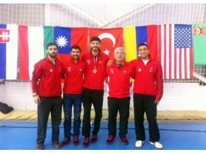 Milli Eskrimci Madalyayı Kaptı