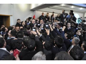 Meclis Toplantısında Arbede !
