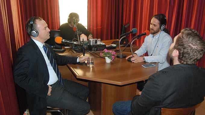 Aras, Cesur FM’ ye Konuk Oldu