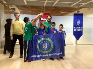 Bursa Büyükşehir Belediye Spor Santraçta Şampiyon