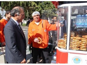 Mersin’de Engelliler Simit Arabasıyla İş Sahibi Oldu