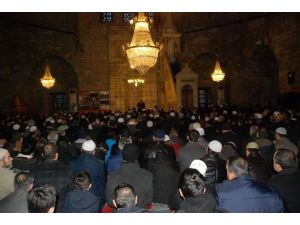 Sabah Namazı Sonrasında Vatandaşa Çanakkale Menüsü