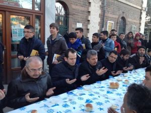 Atatürk’ün Hutbe Okuduğu Camide Şehit Çorbası İkramı