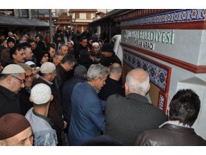 Cemaate Çorba Ve Ekmek Dağıtıldı