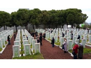 ’Çanakkale Zaferi’ni Çiçeklendirdiler