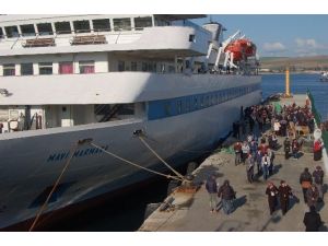 Mavi Marmara Gemisi Gelibolu İskelesi’ne Yanaştı