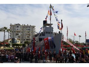 Nusret Mayın Gemisi’ne Ziyaretçi Akını