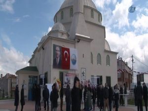 Seyit Onbaşı Camii’ni Seyit Onbaşı’nın Torunları Açtı