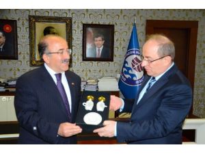 İçişleri Bakanı Öztürk’ten Başkan Gümrükçüoğlu’na Ziyaret