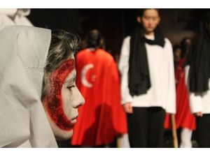 Liselilerden Duygulandıran Oratoryo