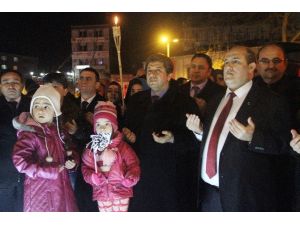 Çanakkale Şehitleri Anısına 3 Bin Kişilik Fener Alayı