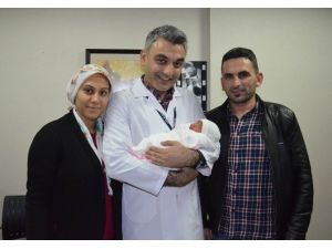 Çift Rahimli Kadının Bebek Sevinci