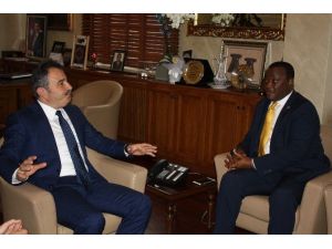 Güney Afrika Büyükelçisi’nden Büyükşehir Belediyesi’ne Kardeş Şehir Teklifi