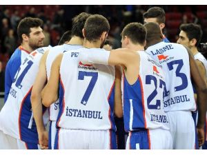 Anadolu Efes’ten Kritik Galibiyet