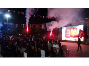 Beşiktaş, Brugge Maçı Dev Ekranda İzlendi