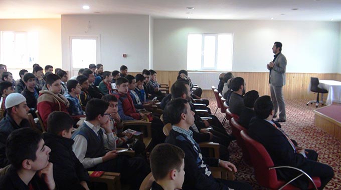 Kuran Kursunda Madde Bağımlığı Anlatıldı