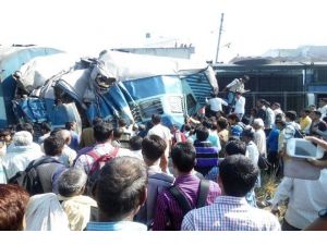 Hindistan’da Tren Raydan Çıktı: 15 Ölü 150 Yaralı