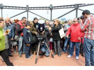 Güneş Tutulması İzmir’de İzlendi