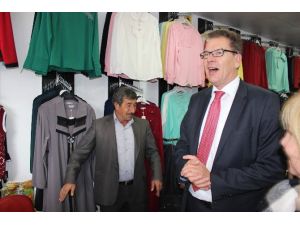 Almanya Yanarken Ekonomi Bakanı Türkiye’de Fink Atıyor