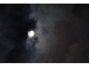 Güneş Tutulması Edremit’te Böyle Görüntülendi