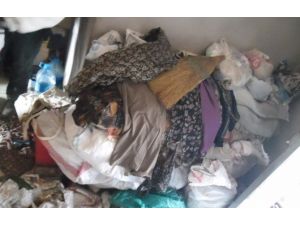 Bu Evden 15 Kamyon Çöp Çıktı