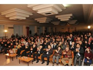 ’Badem Çiçekleri’ne Büyük Alkış