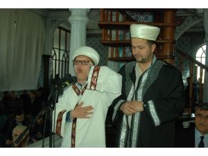 Konuşamayan Down Sendromlu Genç Ezan Okudu