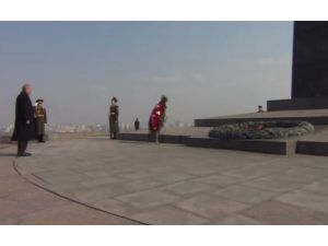 Erdoğan’dan Meçhul Asker Anıtı’na Ziyaret