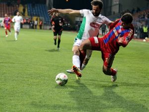 İlk Yarı Beraberlikle Bitti