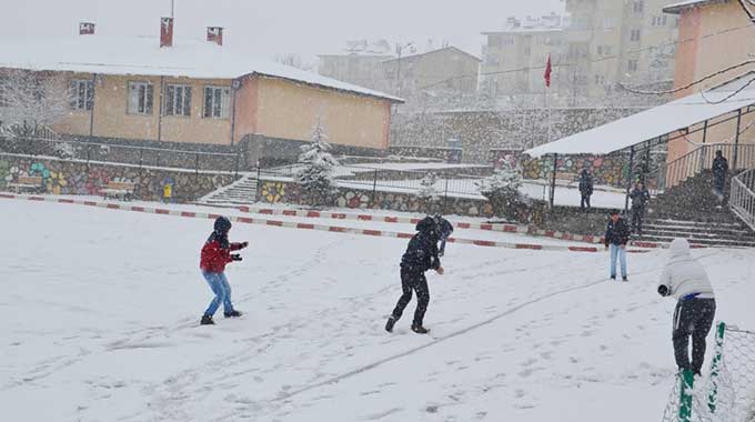 Kahramanamraş’a Mart Ayında Kar Sürprizi  