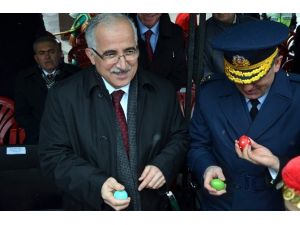 Baharın Habericisi ‘Nevruz’ Eskişehir’de Karla Karşılandı