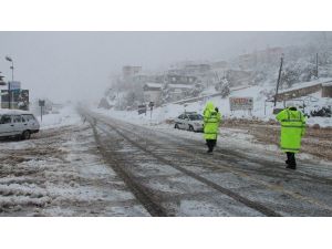 Sertavul Geçidi Zincirsiz Geçit Vermiyor