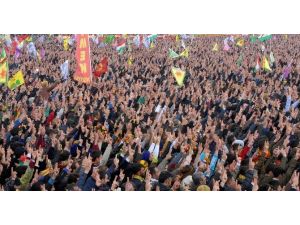 Tarihi Nevruz’da Barış Sesleri Yankılandı