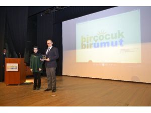 İhlas Koleji’ne Sosyal Sorumluluk Plaketi