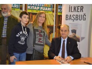 Bursa Kitap Fuarı’nda Başbuğ İzdihamı