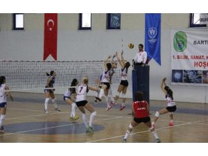 Türkiye Bayanlar Voleybol 2. Ligi Sona Erdi