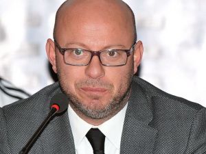 Hakeme Ve Emre’ye Tepki