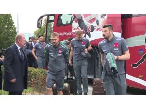 Milliler Umuda Uçtu