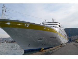 Bu Yılın İlk Kruvaziyer Gemisi Limana Demir Attı