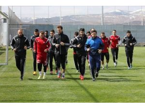 Yalçın: Sahanın İçinden Çıkmayanlara Ceza Yok