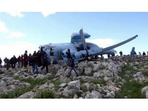 Esed Helikopteri Düştü: Ekip Esir Alındı