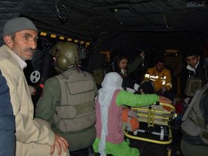 Doğum Sancısı Çeken Kadın Askeri Helikopterle Hastaneye Yetiştirildi