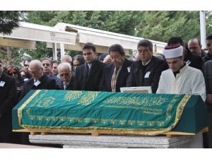 Eski Manken Ve Oyuncu Sertaç Boztepe Son Yolculuğuna Uğurlandı