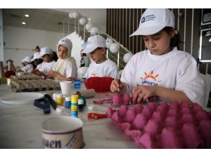 Yumurta Kartonundan Çiçek, Plastik Şişeden Bebek