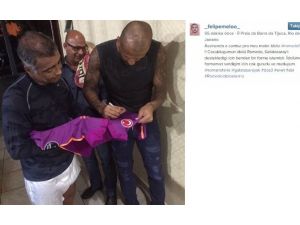 Melo Öyle Bir İsme Forma İmzaladı Ki !