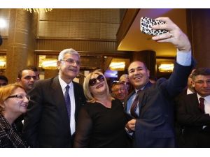 Mhp’li Başkan, Bakan Bozkır İle ‘Selfie’ Yaptı