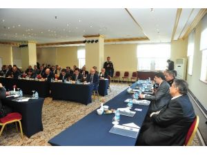 Vali Şahin, Seçim Güvenliği Zirvesinde Kaymakamlarla Bir Araya Geldi