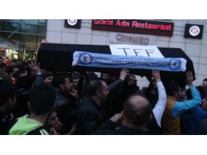 Tff’nin Kararına Tabutlu Protesto!