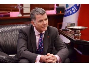 Büyükelçi Moore Neden Beşiktaş Taraftarlığını Seçtiğini Anlattı